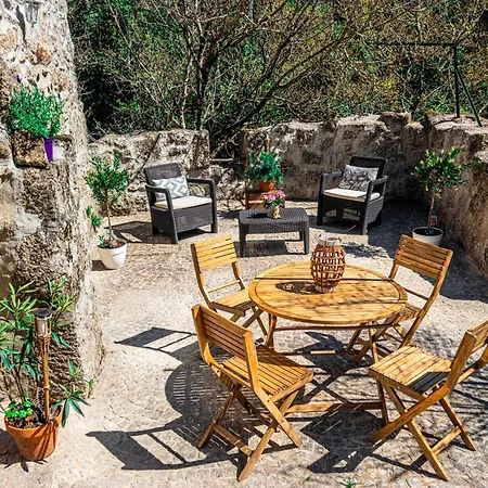 Wylde Roots River House - With Natural River Swimming Pools Ferienhaus *