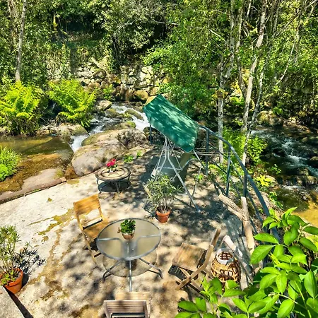Wylde Roots River House - With Natural River Swimming Pools Ferienhaus